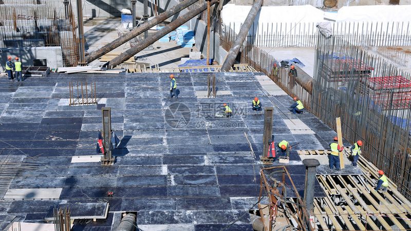 在了解农村自建房施工报价时，还需注意以下几点：